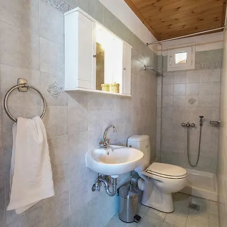 House Of Hats - Next To The Coast - Dom wakacyjny Karavomylos